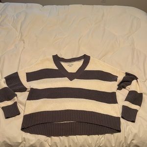 American Eagle Sweater Size Large